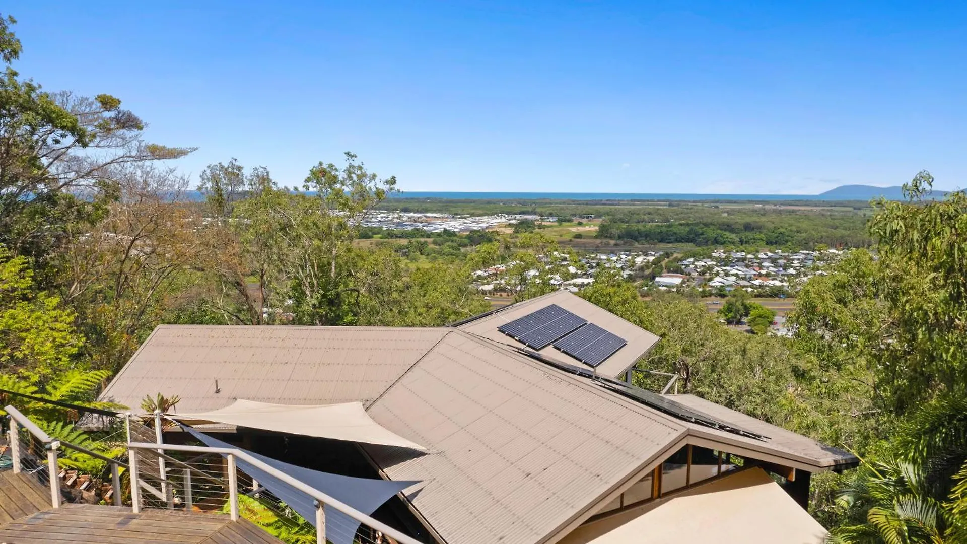 Holiday home Rainforest Treehouse Sanctuary - With Ocean Views Smithfield